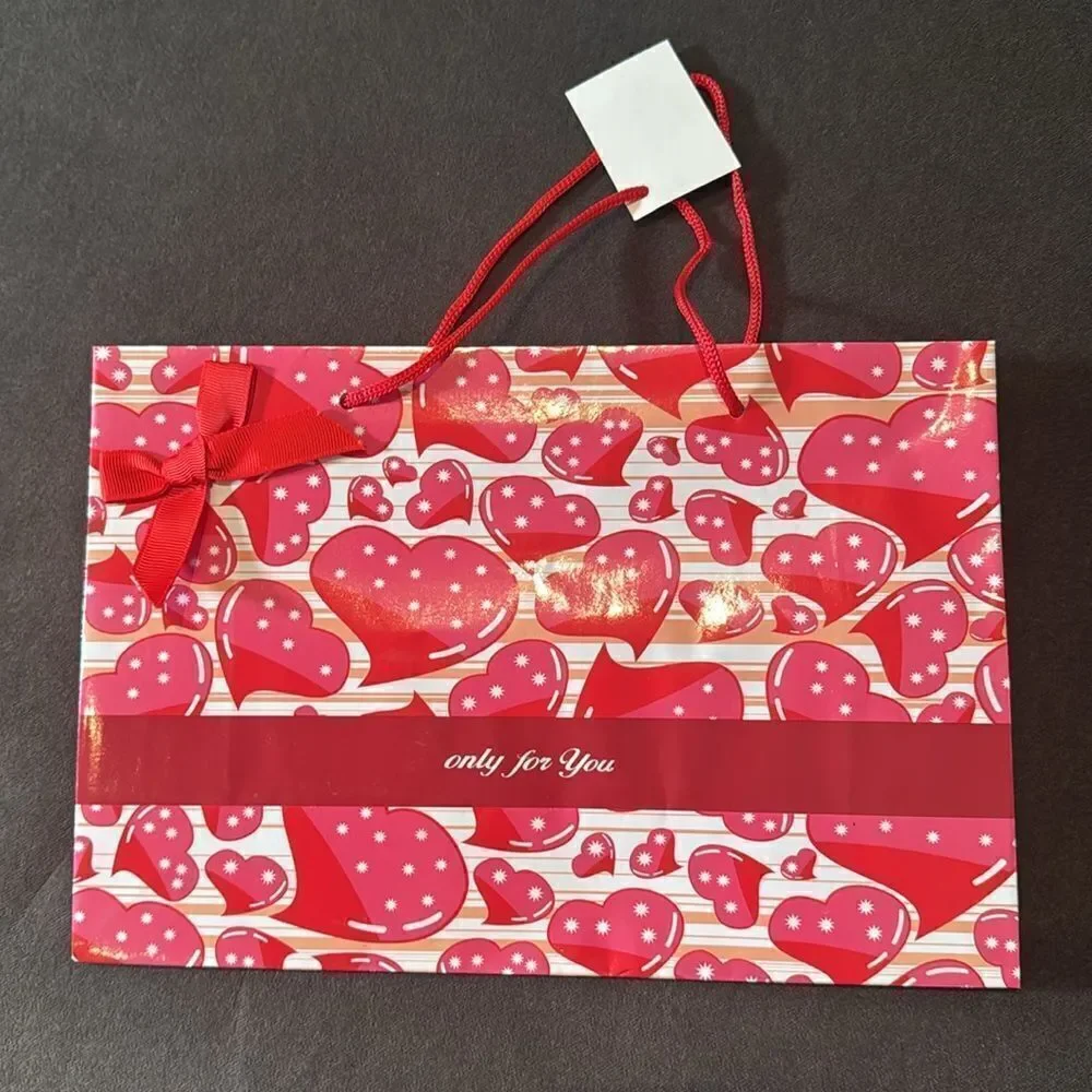 N/A gift bag